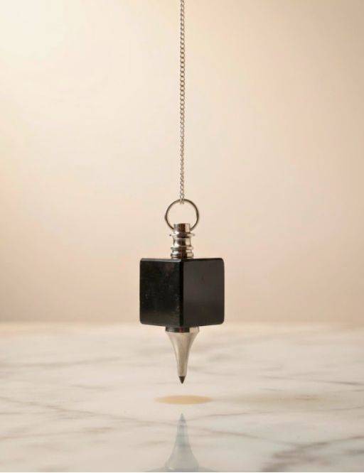 Pendule divinatoire cube de pierre - Ancrage & radiesthésie