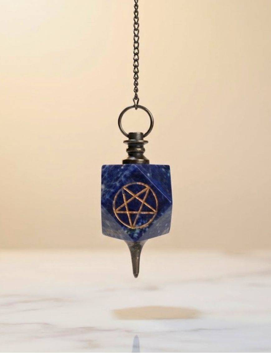 Pendule divinatoire sodalite gravée pentacle - Sagesse & radiesthésie