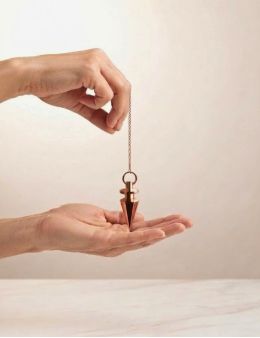Pendule divinatoire métal doré cône ajouré | Radiesthésie