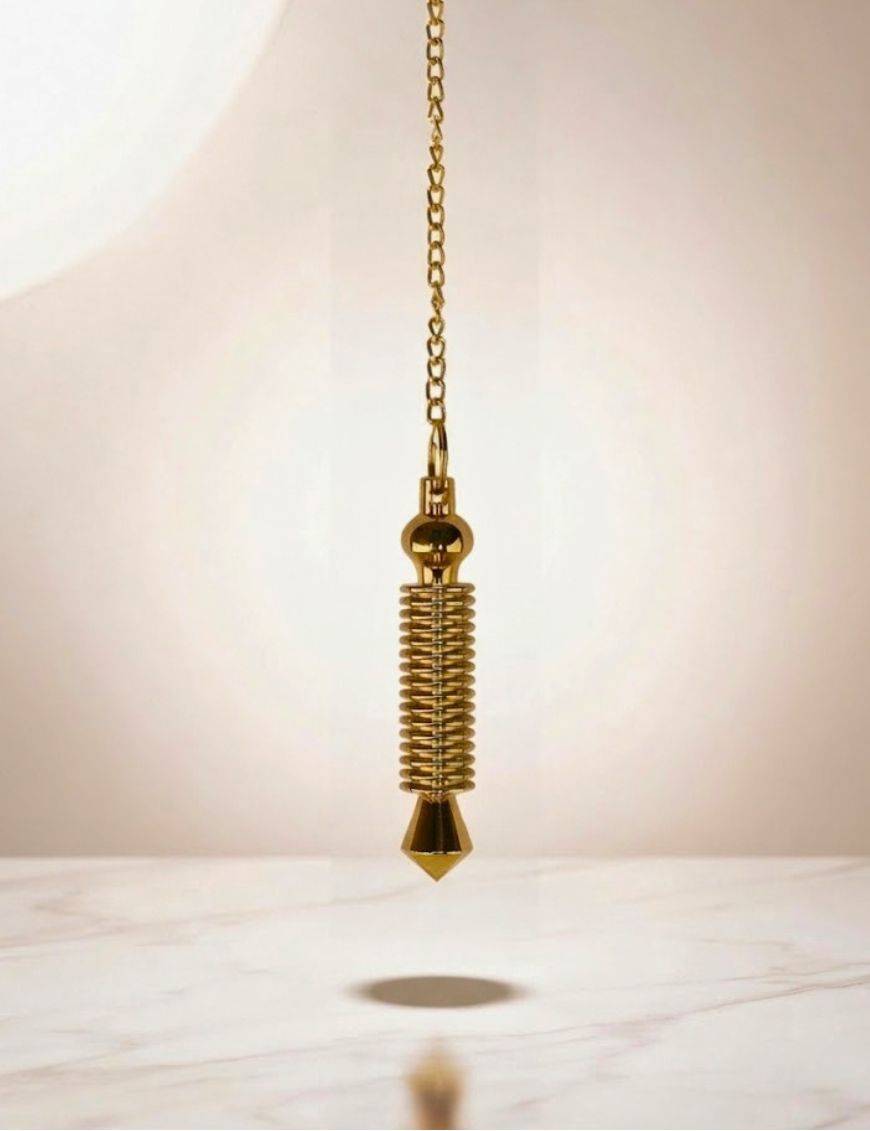 Pendule Isis 16 piles Doré